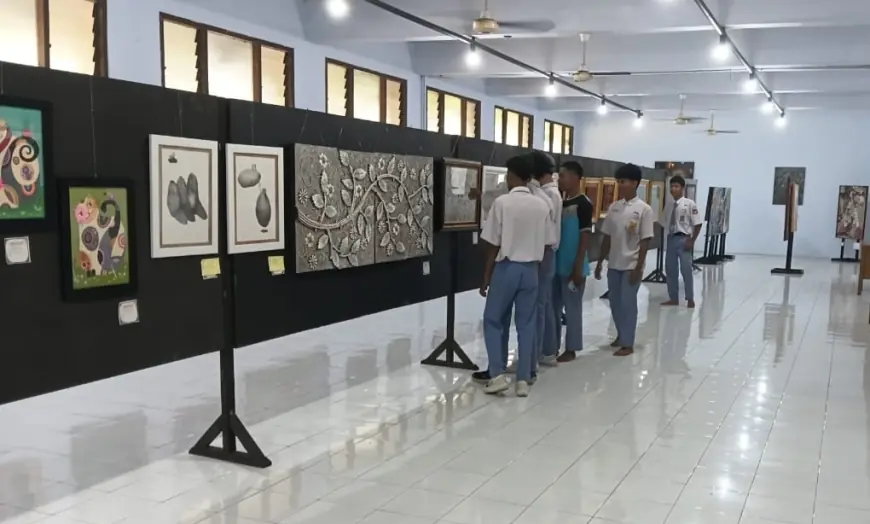 Ketika Ratusan Kanvas Perupa Kediri Raya Kuasai Kampus Pawyatan Daha