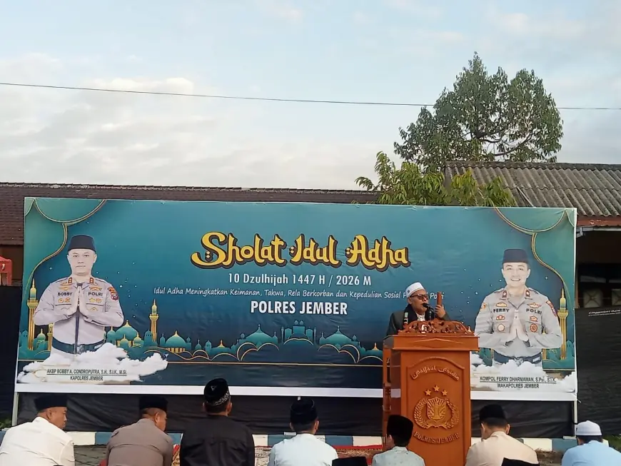 Jadi Khatib Salat Iduladha di Polres Jember, Rektor UIN KHAS Sampaikan Pesan Mendalam