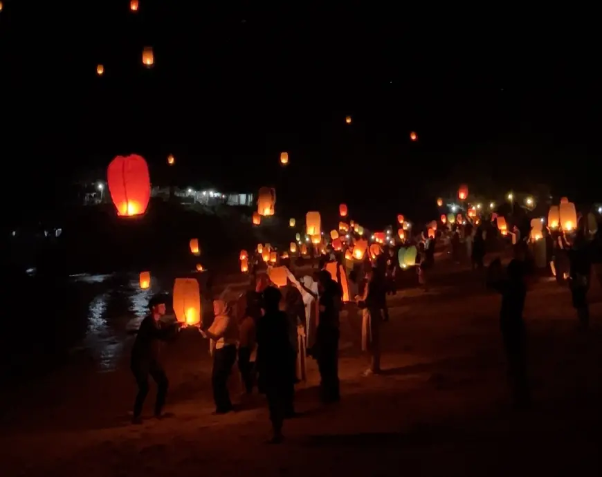 350 Lampion Mengudara, Ngliyep Lantern Camp Berlangsung Sukses