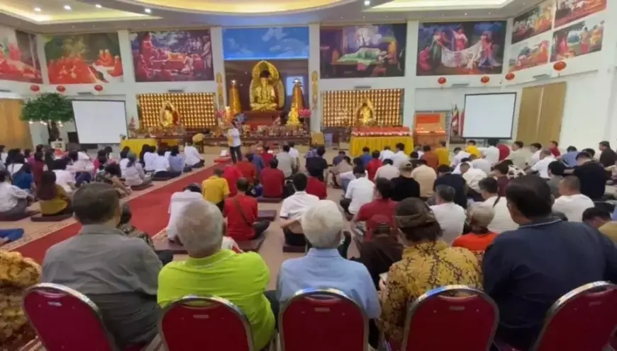 Ratusan Umat Buddha Surabaya Khidmat Peringati Detik-detik Waisak 2026