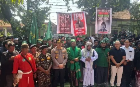 Tuntut Keadilan, Ribuan Pendekar Pagar Nusa Gelar Istigosah di PN Nganjuk