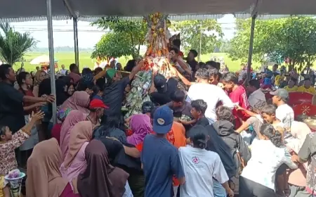 Tradisi Bersih Dusun di Nganjuk, Lautan Manusia Berebut Sayur dan Buah Panen Raya