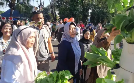 Bazar Tani Vol. 4 Jadi Jembatan Petani Perkotaan dan Warga Surabaya Wujudkan Ketahanan Pangan
