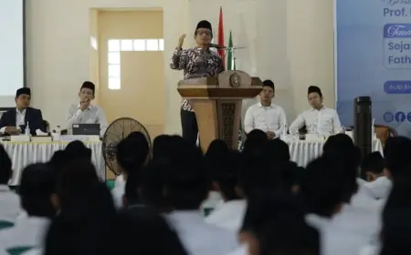Kuliah Umum Ma'had Aly Lirboyo, Mahfud MD Paparkan Sejarah Intelektual UUD 1945
