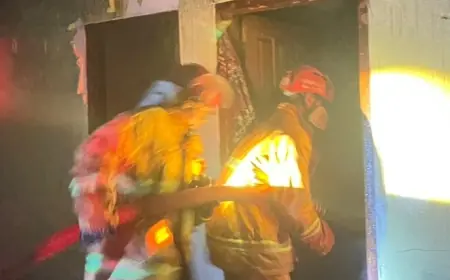 Lupa Mematikan Teko Listrik, Kebakaran Tengah Malam Hanguskan Rumah Warga Sanankulon Blitar
