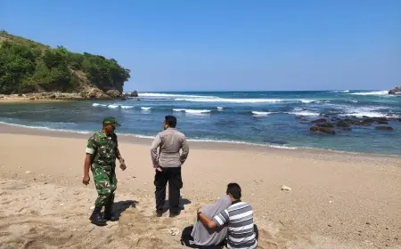 Outing Class Berujung Tragedi, Dua Santri Kediri Terseret Ombak Pantai Pangi Blitar