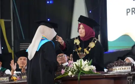 Pesan Penting Rektor Saat Wisuda UIN Malang: Kuasai AI, Jangan Tinggalkan Akhlak