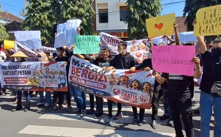 Ribuan Mitra MBG Trenggalek Demo di DPRD, Minta Program Berlanjut