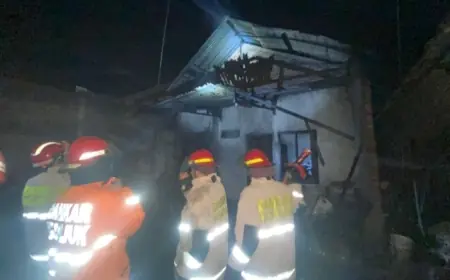 Lalai Saat Kuras Tangki Motor, Rumah dan 4 Kendaraan di Nganjuk Dilalap Api
