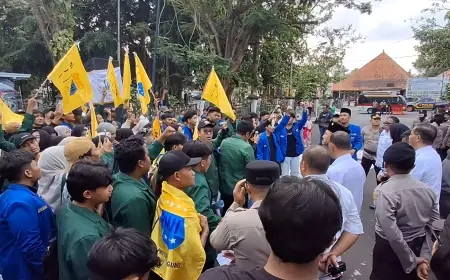 Mahasiswa UIN SATU Tulungagung Desak Evaluasi PLN hingga Transparansi APBD dalam Aksi di DPRD