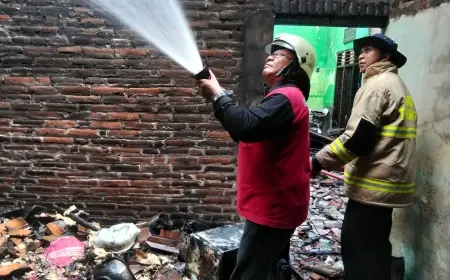 Diduga Korsleting Listrik, Rumah Warga di Tapan, Kedungwaru, Tulungagung Ludes Terbakar