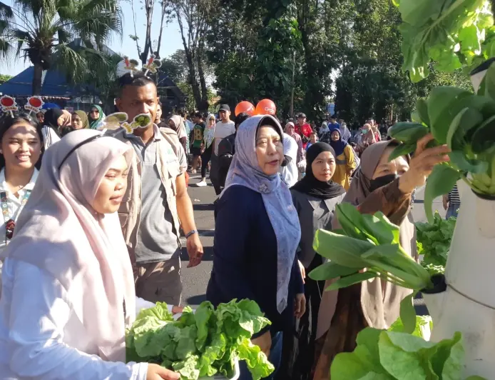 Bazar Tani Vol. 4 Jadi Jembatan Petani Perkotaan dan Warga Surabaya Wujudkan Ketahanan Pangan