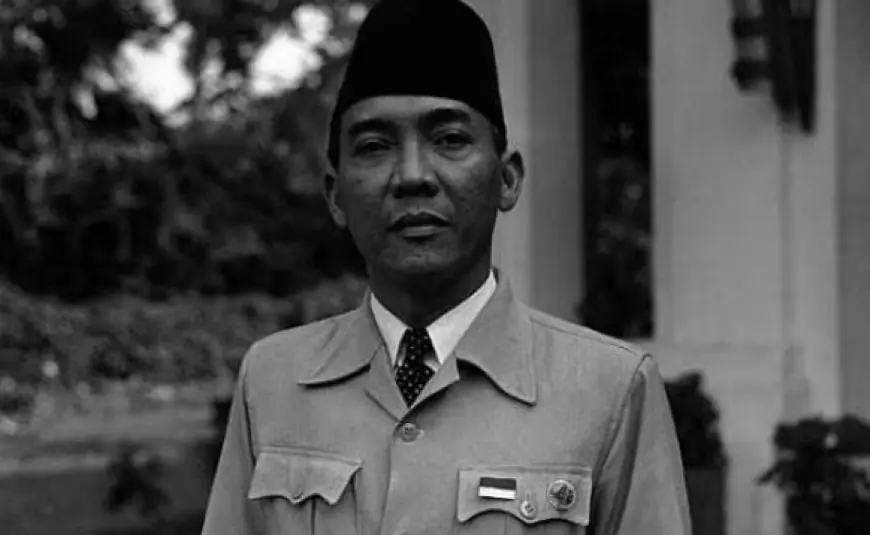 Rahasia di Balik Peci Miring Bung Karno, Jejak Luka yang di Halaman Ndalem Pojok Kediri