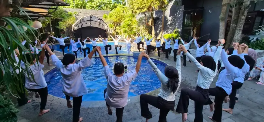 Sensasi Yoga Mandala Bersama Ana Gayatri di Aston Inn Batu