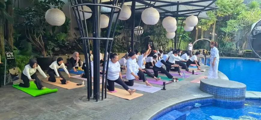Sensasi Yoga Mandala Bersama Ana Gayatri di Aston Inn Batu