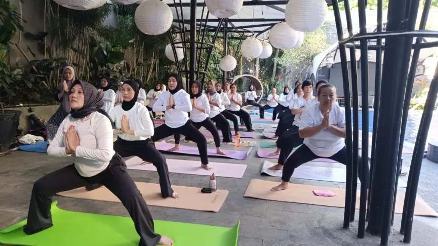 Sensasi Yoga Mandala Bersama Ana Gayatri di Aston Inn Batu