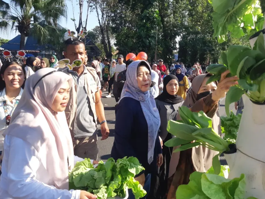 Bazar Tani Vol. 4 Jadi Jembatan Petani Perkotaan dan Warga Surabaya Wujudkan Ketahanan Pangan