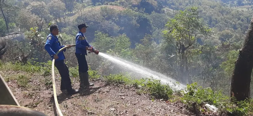 Lahan di Kawasan Wisata Arak-arak Bondowoso Terbakar