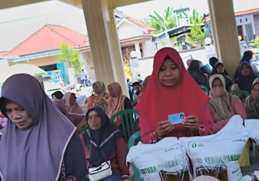 Bulog Salurkan Bantuan Pangan di Kecamatan Gudo Jombang, Jamin Ketepatan Sasaran