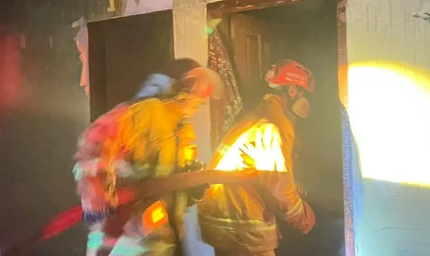 Lupa Mematikan Teko Listrik, Kebakaran Tengah Malam Hanguskan Rumah Warga Sanankulon Blitar