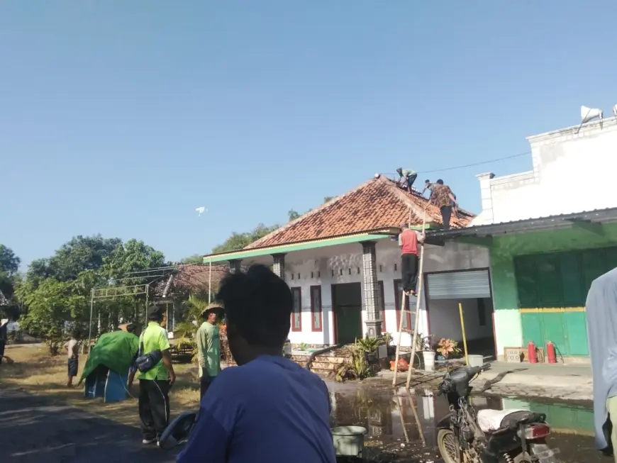 Rumah Guru Madrasah di Gumukmas Jember Luluh Lantak Terbakar