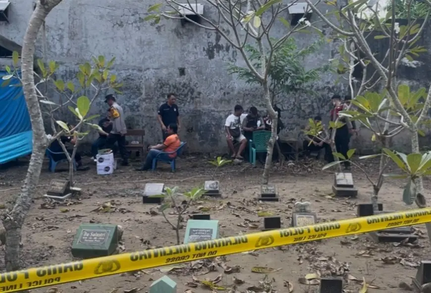Makam Remaja Korban Dugaan Penganiayaan di Kos Jogoroto Jombang di Bongkar