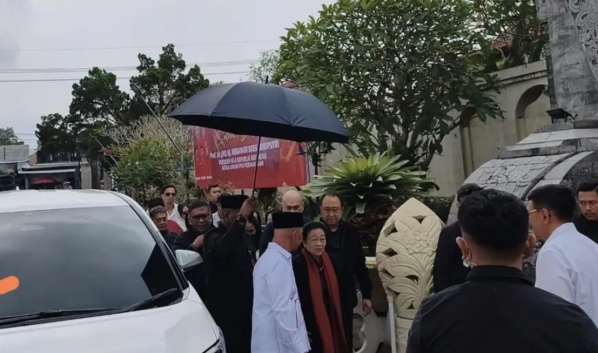 Megawati Ziarah ke Makam Bung Karno, Besok Resmikan Wajah Baru Istana Gebang
