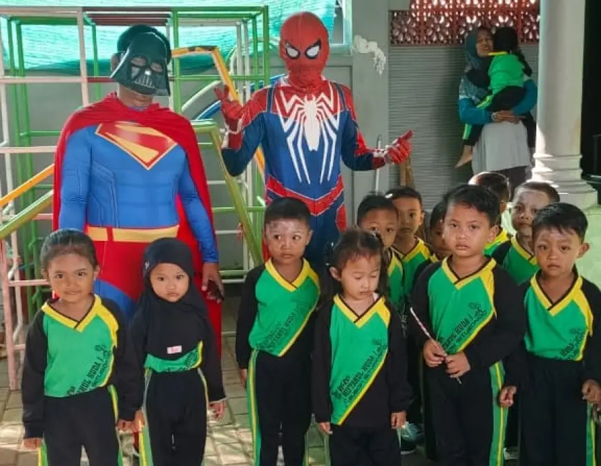 Di Tengah Gelombang Penolakan dan Penghentian MBG di Sejumlah Daerah, SPPG Buduan 1 Situbondo Hadirkan Super Hero untuk Hibur Siswa