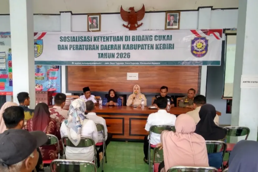 Perangi Rokok Ilegal, Satpol PP Kabupaten Kediri Sosialiasi Manfaat dan Aturan Cukai di Desa Mlancu