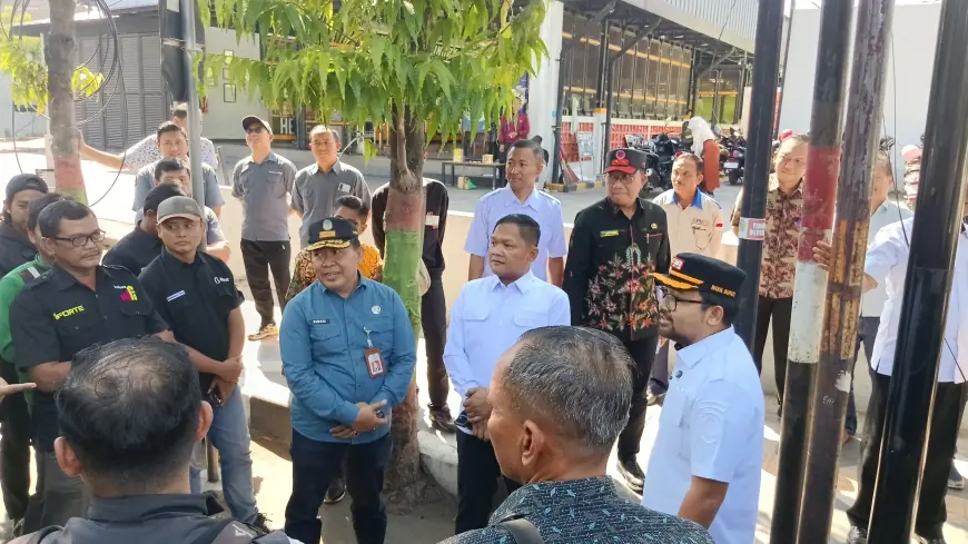 Pemkab Nganjuk dan Provider Gotong Royong Rapikan Kabel Semrawut