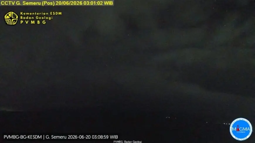 Gunung Semeru Erupsi Dini Hari, Luncurkan Awan Panas Guguran di Tengah Kabut