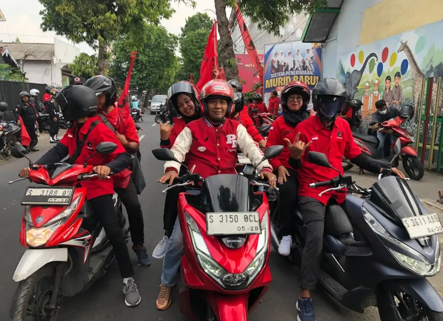 Puluhan Kader PDI Perjuangan Jombang Konvoi Sepeda Motor Menuju Makam Presiden Soekarno