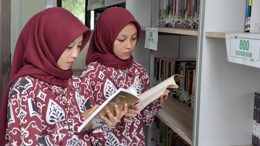 Kisah Si Kembar Anak Buruh Tambak Ikan di Gresik: Merajut Cita Jadi Dokter Lewat Sekolah Rakyat