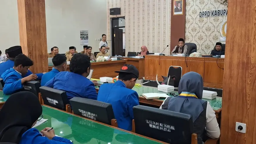 Luruk Kantor DPRD, PMII Trenggalek Minta Program MBG Dievaluasi