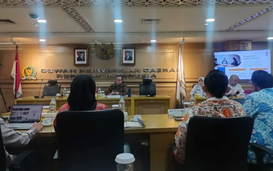 Guru Bukan Belum Sejahtera, Tapi Dimiskinkan