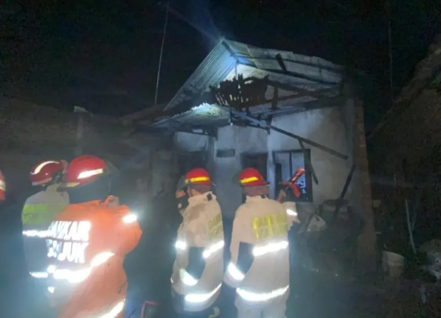 Lalai Saat Kuras Tangki Motor, Rumah dan 4 Kendaraan di Nganjuk Dilalap Api