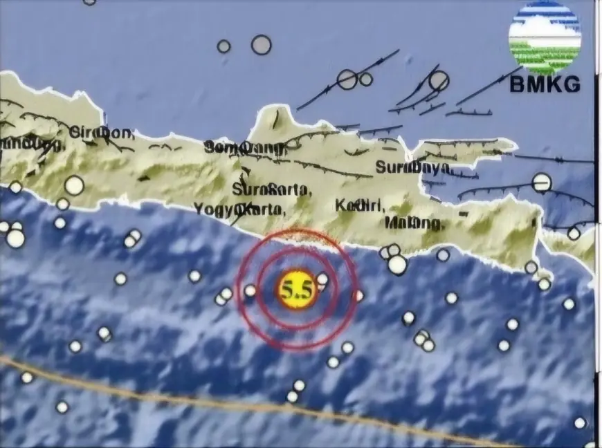 Gempa Magnitudo 5,5 Guncang Selatan Pacitan