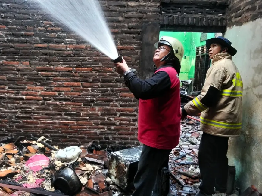 Diduga Korsleting Listrik, Rumah Warga di Tapan, Kedungwaru, Tulungagung Ludes Terbakar