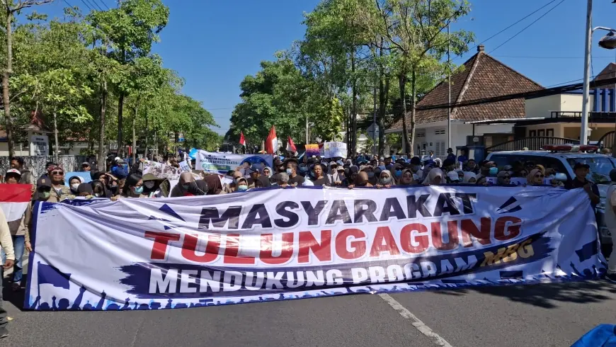 Ribuan Massa di Tulungagung Gelar Aksi Damai Dukung Keberlanjutan Program MBG