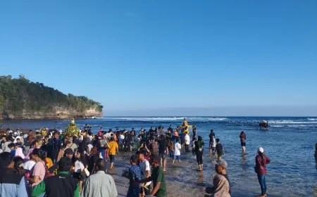 Sedekah Laut 15 Suro di Pantai Pasir Panjang Malang Jaga Warisan Budaya Pesisir