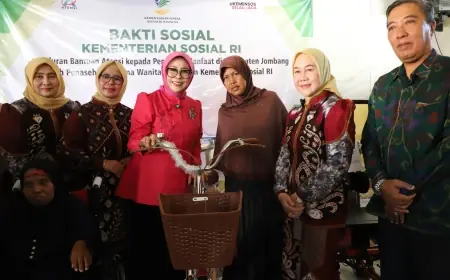 Bantu Difabel Berwirausaha, DWP Kemensos RI Salurkan Paket ATENSI di Jombang