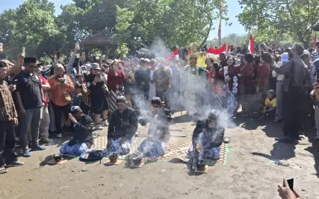 Larung Sembonyo Pantai Sidem, Tradisi Syukur yang Merawat Kebersamaan dan Harapan Warga Pesisir