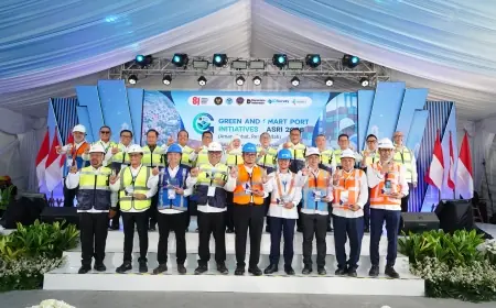 Dampingi Menko Pangan Zulhas di Gresik, Khofifah Tegaskan Jatim Siap Dukung Transformasi Pelabuhan