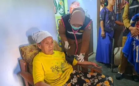 Tak Lagi Takut Berobat: Kisah Lansia Pakusari Jember yang Tersentuh Layanan Jemput Bola Pemkab