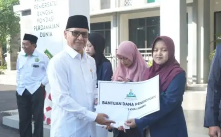 UPZ UIN KHAS Jember Salurkan Bantuan Pendidikan untuk 30 Mahasiswa
