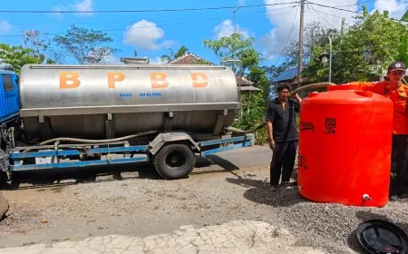 Musim Kemarau Mulai Berdampak, BPBD Blitar Salurkan Air Bersih untuk Warga di Wates