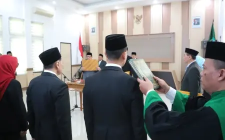 Bupati Warsubi Lantik Pejabat dan Kepala Sekolah di Jombang, Berikut Daftarnya!