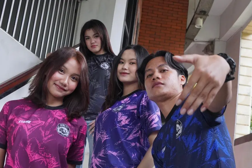 Keunikan Desain Jersey Latihan Baru Arema FC, Motif Abstrak Kelopak Teratai