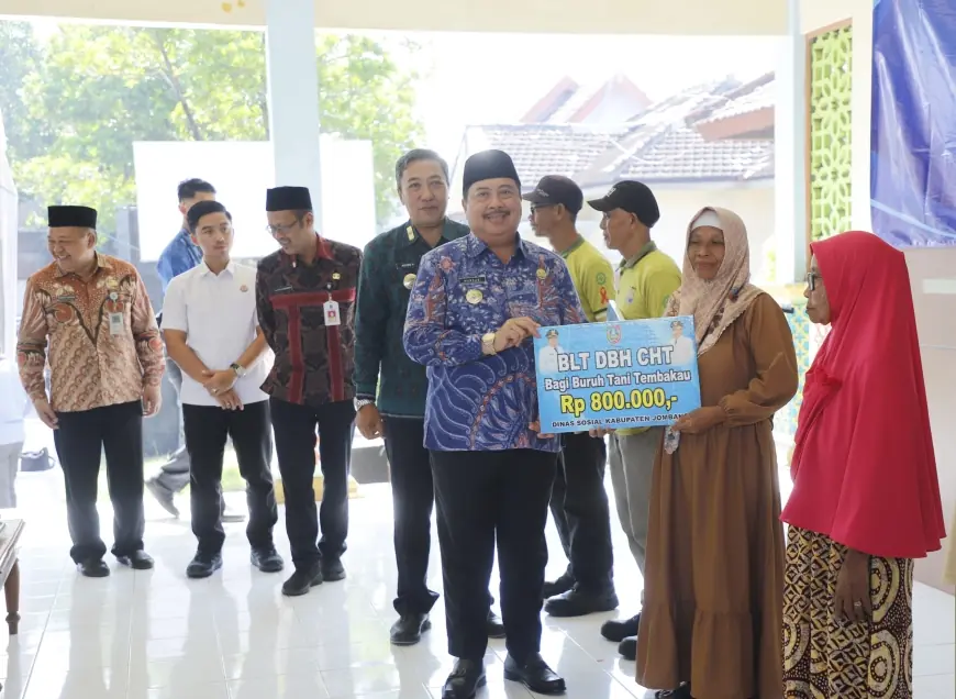 Bupati Jombang Salurkan BLT DBHCHT 2026 Bagi 11.720 Buruh Tani hingga Buruh Pabrik Rokok