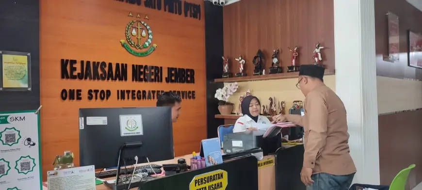 Warga Rowo Indah Adukan Dugaan Korupsi Dana Desa ke Kejari Jember